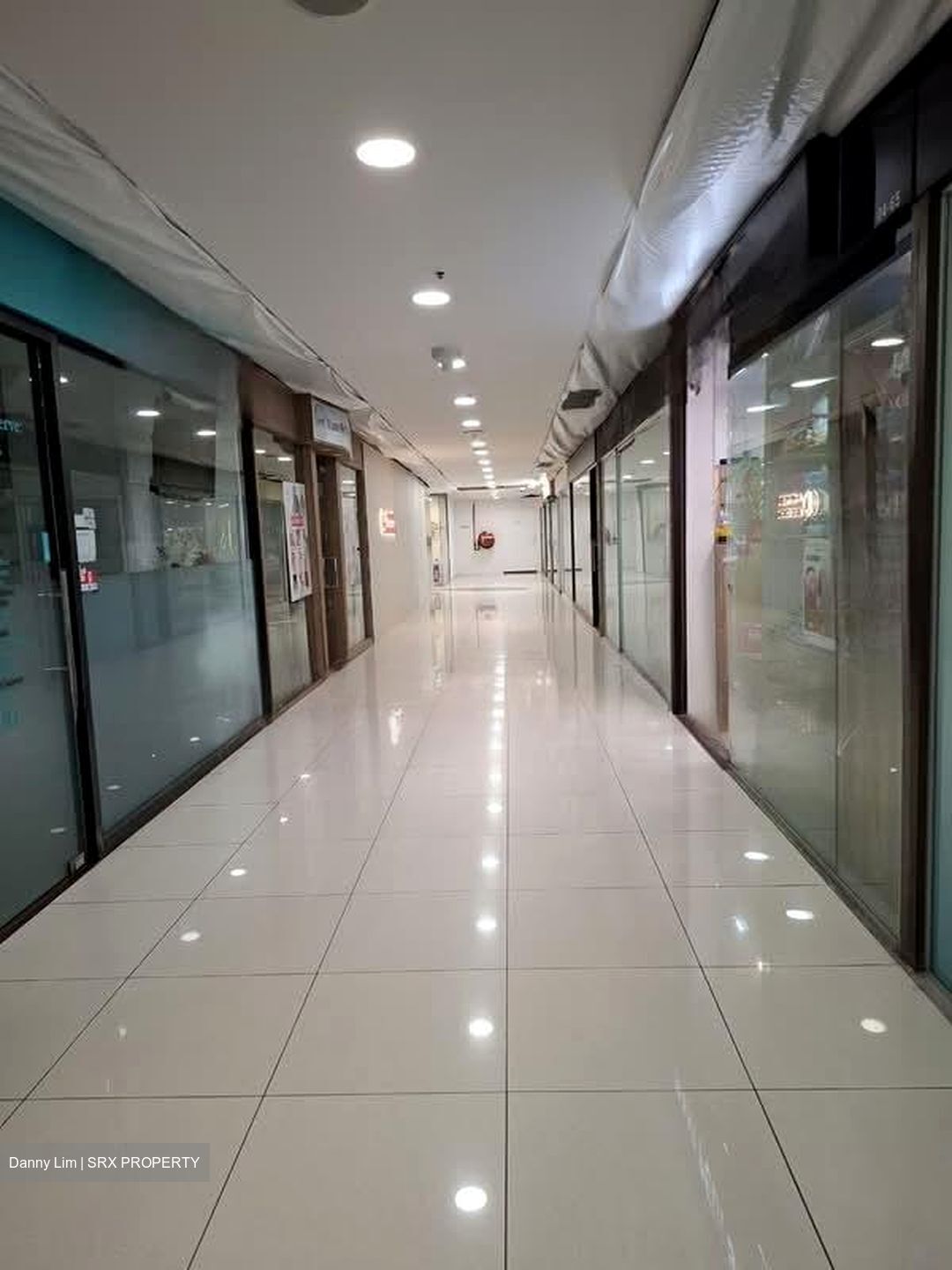 Grand Hyatt Singapore (D9), Retail #584319301